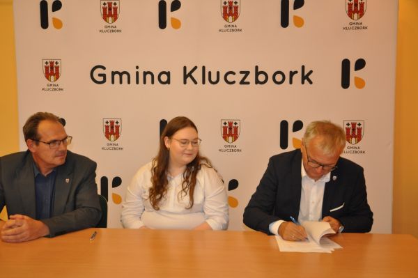 podpisanie umów na stypendia