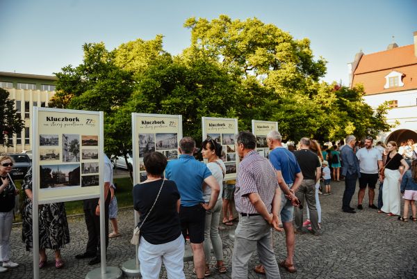 Wystawa Kluczbork na starej pocztówce