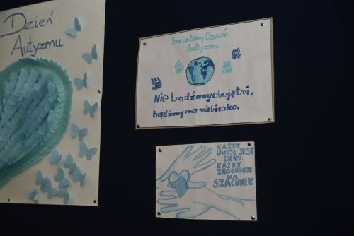 Wyjątkowa Wystawa i Obchody Światowego Dnia Świadomości Autyzmu w Publicznej Szkole Podstawowej nr 5 z Oddziałami...