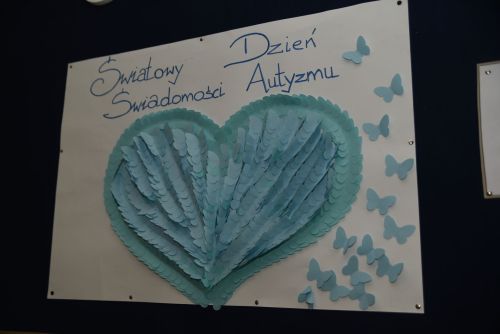 Wyjątkowa Wystawa i Obchody Światowego Dnia Świadomości Autyzmu w Publicznej Szkole Podstawowej nr 5 z Oddziałami...