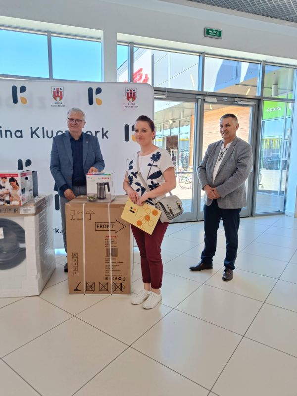 zdjęcia z wręczenia nagród w konkursie Świeć Się