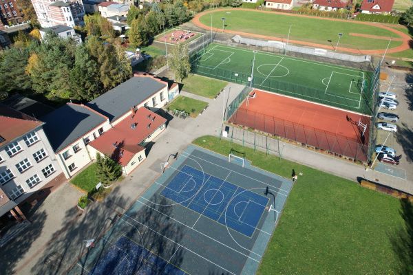 zdjęcia modernizacji boiska Orlik
