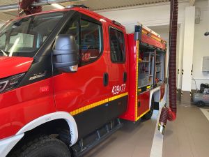 Nowy lekki samochód ratowniczo-gaśniczy dla OSP Kuniów dzięki wsparciu z Unii Europejskiej