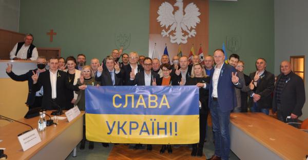 Kluczborscy radni solidarnie z Ukrainą.